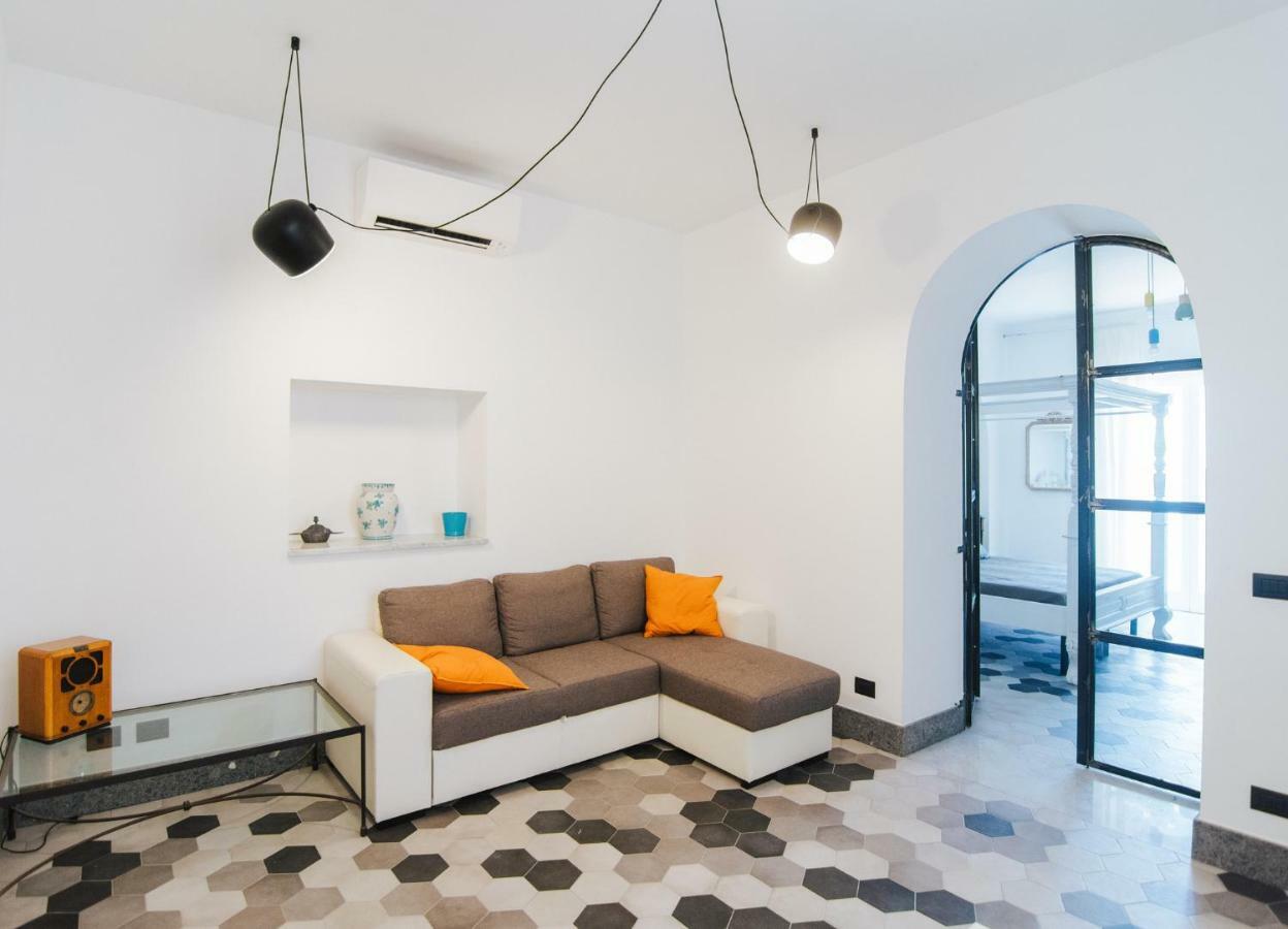 La Concha Suites Pioppi Exterior photo